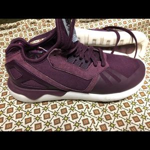 Adidas Tubular Size 7